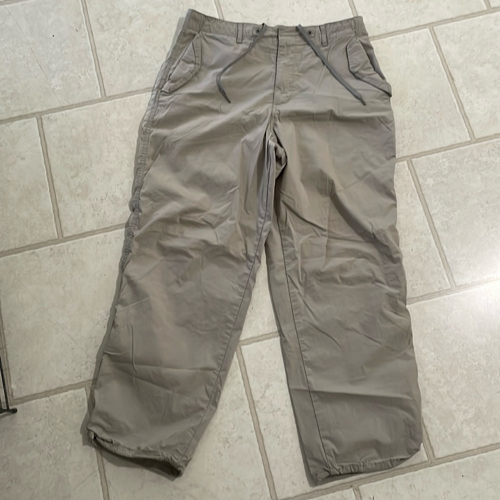 EZY Joggers by UNIQLO, color beige